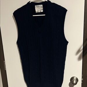 Izod Men's Dark Blue V-Neck Sweater Vest
